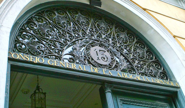 Las novedades introducidas en el nuevo Estatuto General de la Abogacía Española (I)