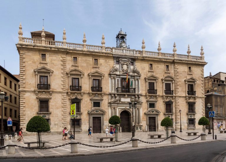 Las compañías telefónicas están obligadas a remitir de manera previa y por escrito las condiciones del contrato si el usuario las solicita