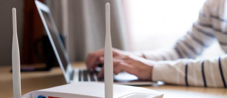 Facua denuncia a las principales telecos por sus penalizaciones por no devolver los ‘routers’